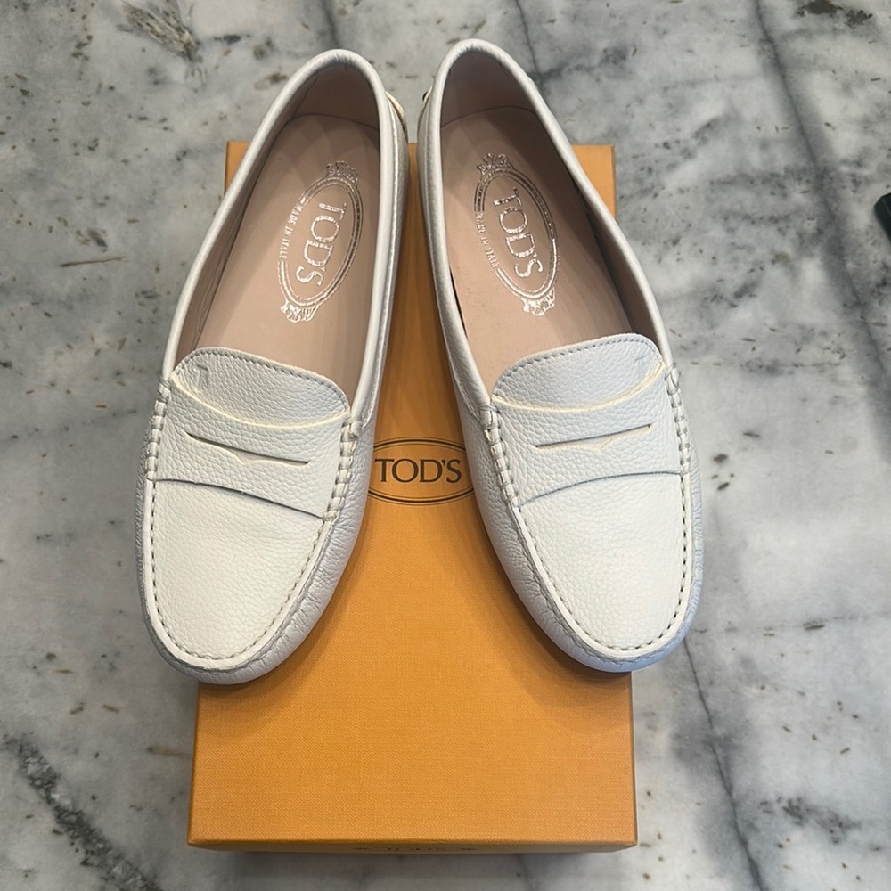 Tod's Women's White Leather Loafers